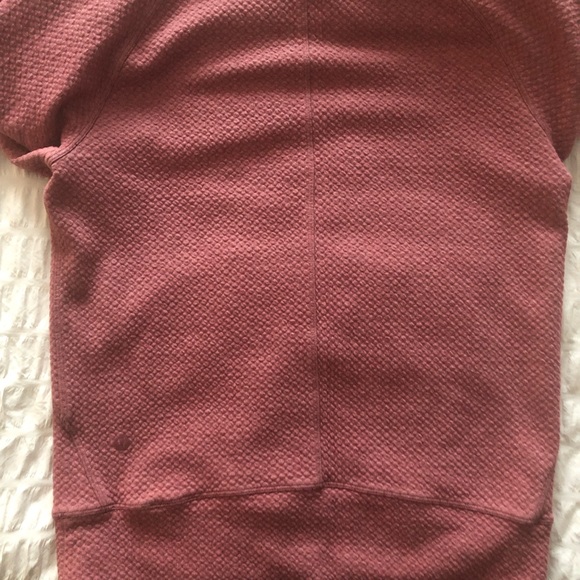 Lululemon pink crew neck - Picture 4 of 5